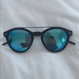 COPY - Polaroid Sunglasses